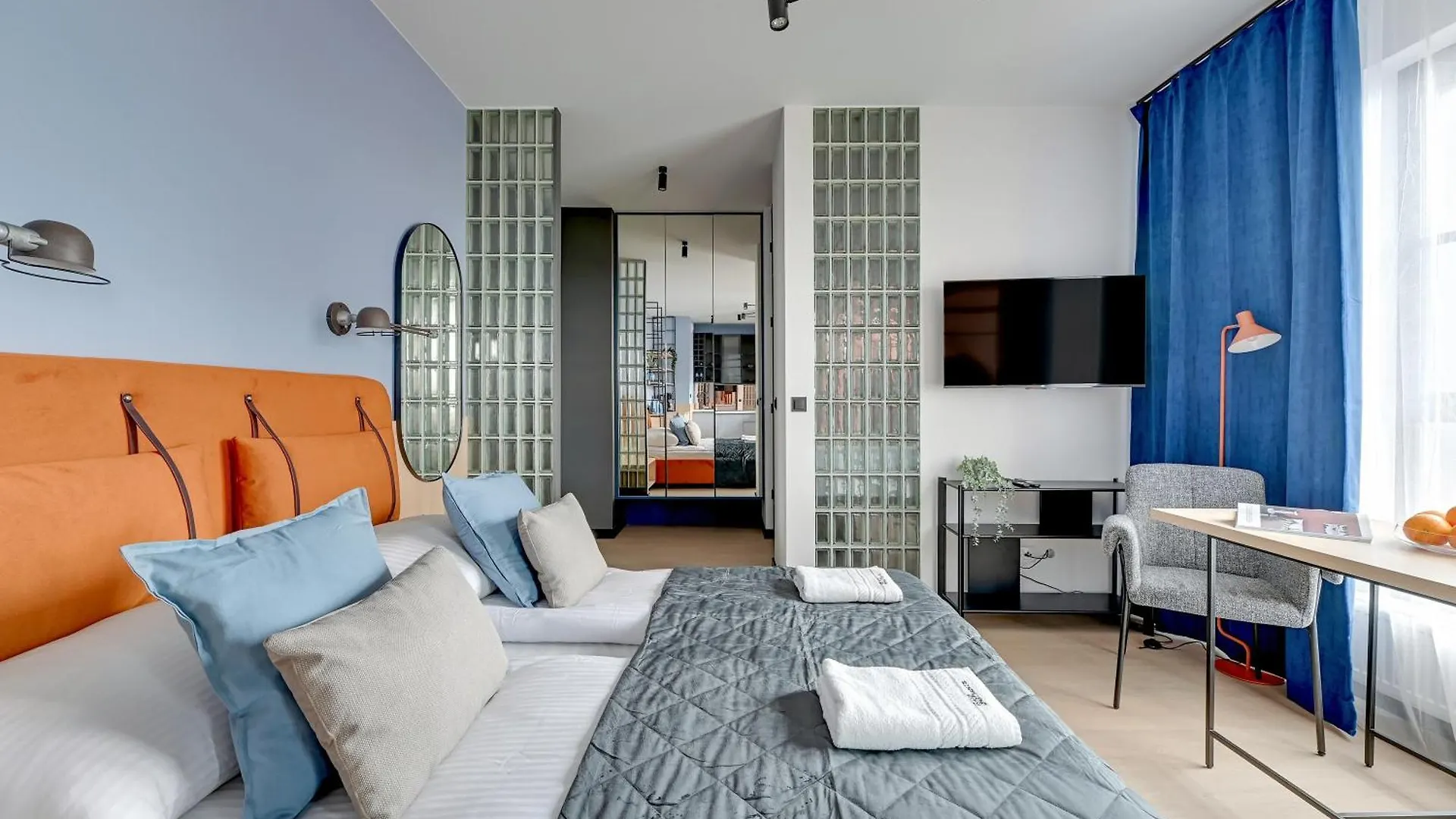 Grand Apartments - Doki Living & Foodhall Gdańsk Polska