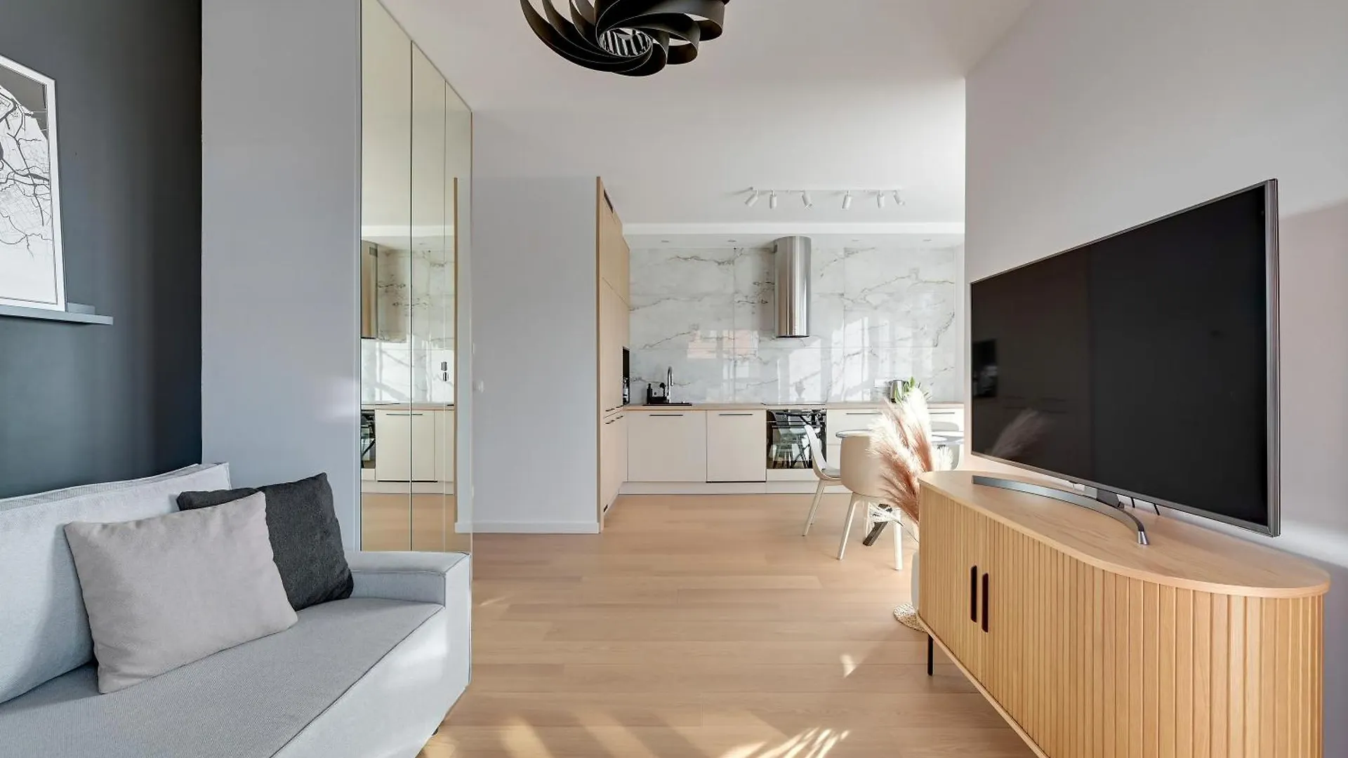 Grand Apartments - Doki Living & Foodhall Gdańsk