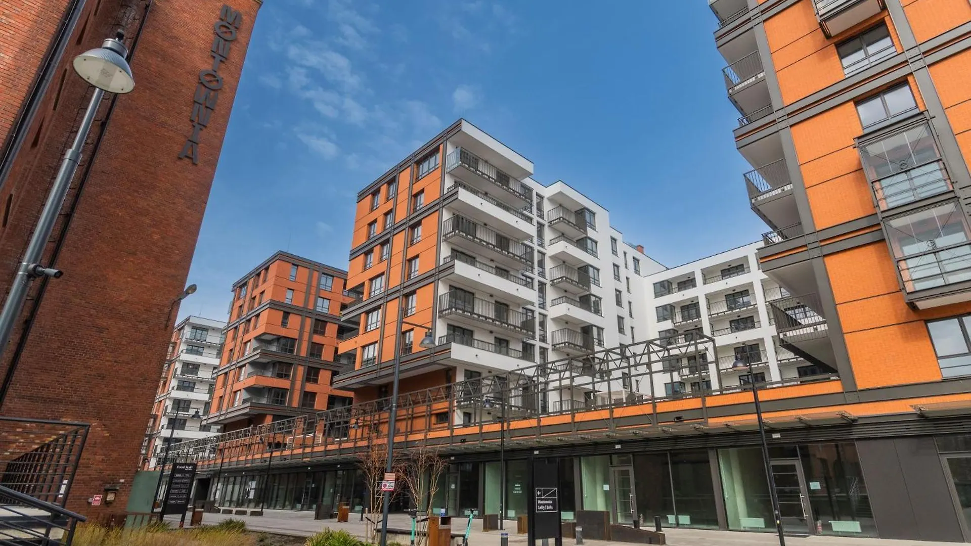 Grand Apartments - Doki Living & Foodhall Gdańsk