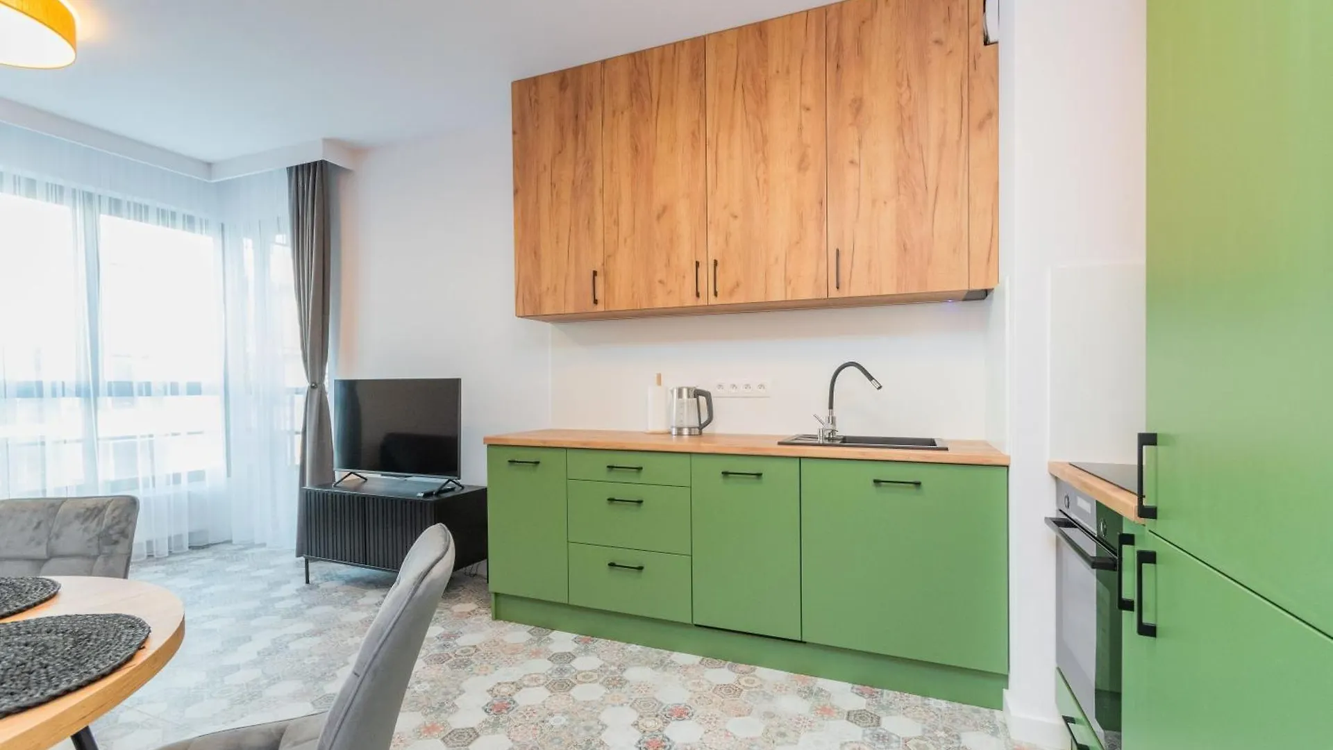 Grand Apartments - Doki Living & Foodhall Gdańsk