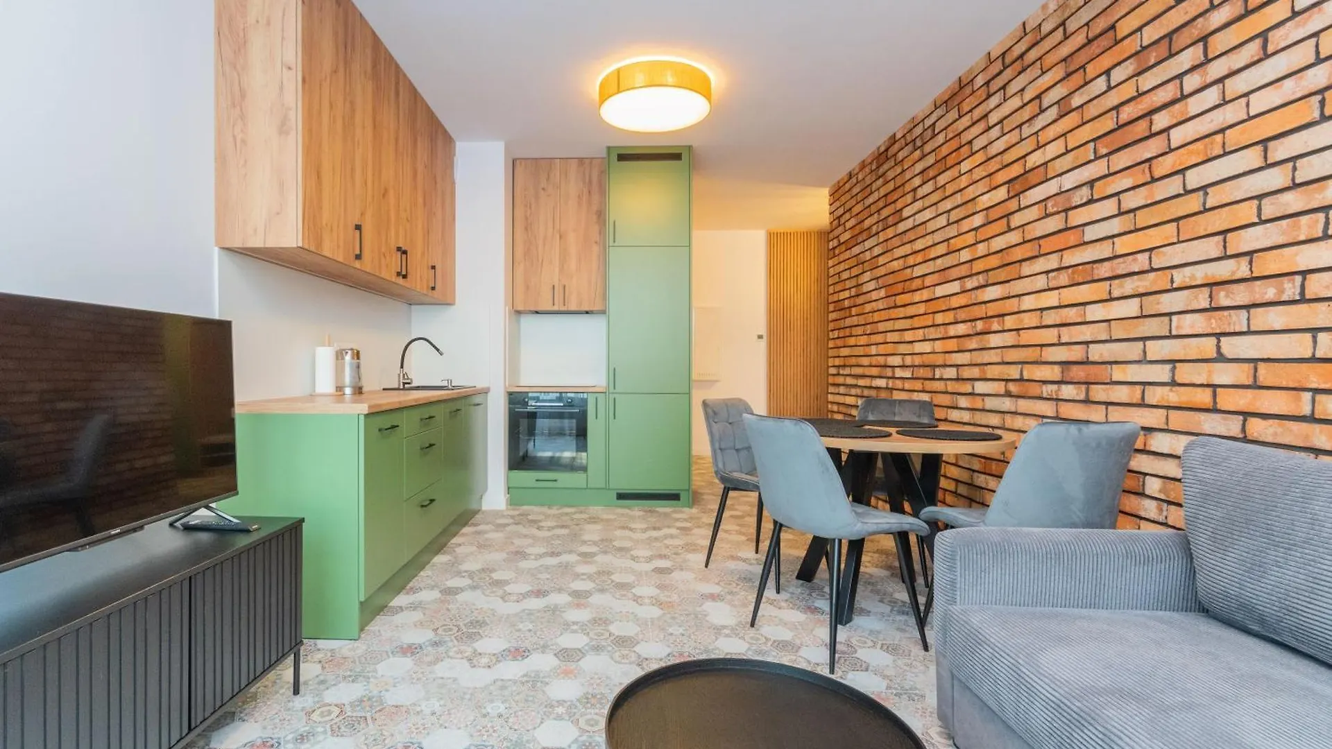 Grand Apartments - Doki Living & Foodhall Gdańsk