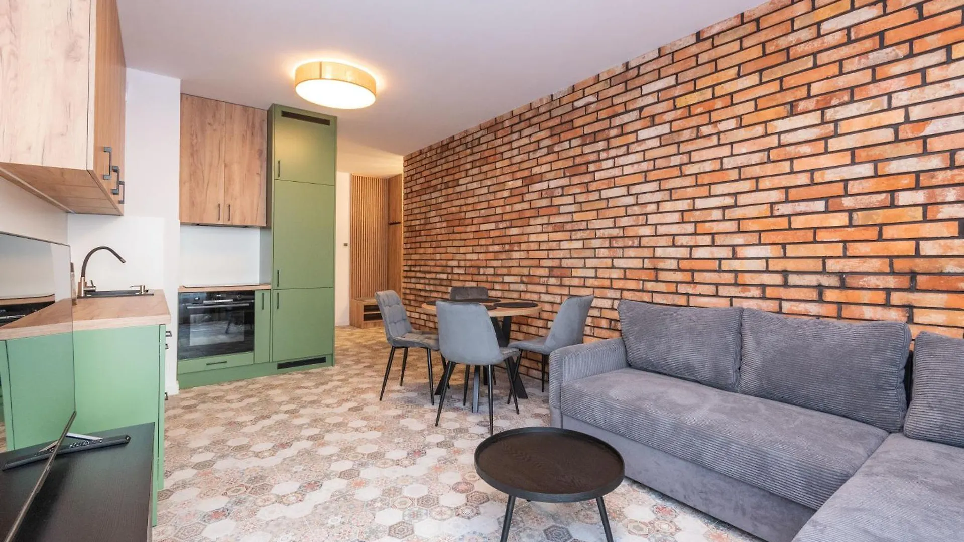 Grand Apartments - Doki Living & Foodhall Gdańsk