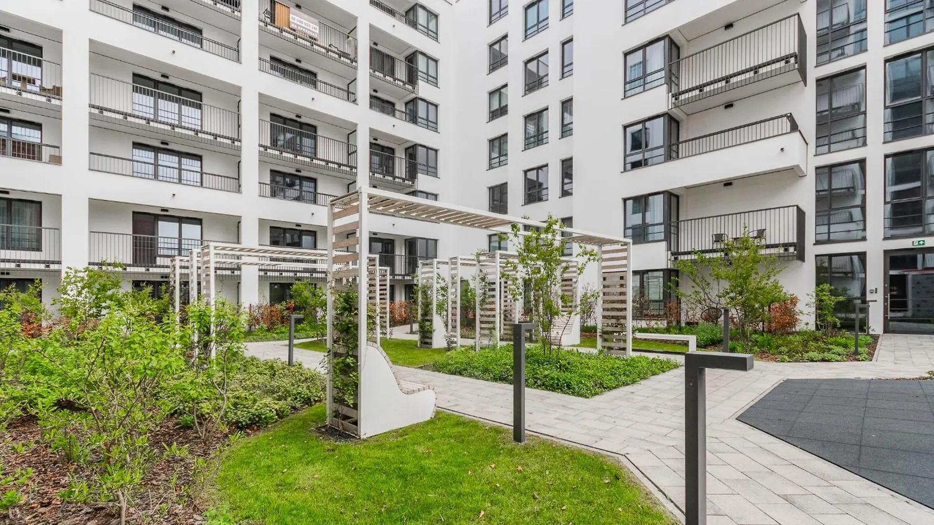 Grand Apartments - Doki Living & Foodhall Gdańsk Polska