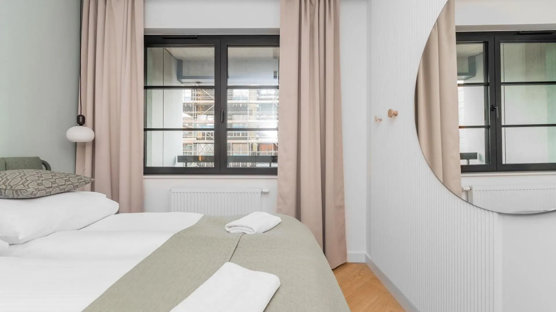 Grand Apartments - Doki Living & Foodhall Гданьск